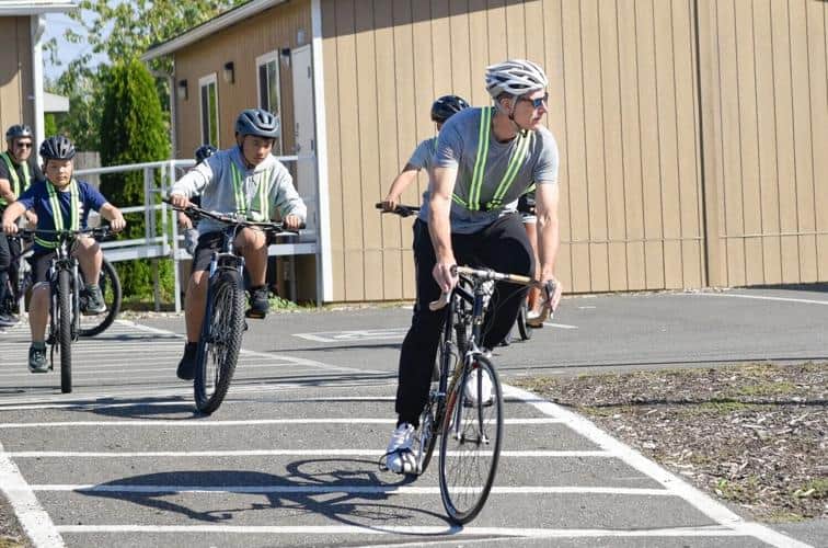 Mount Vernon Mayor, school district superintendent join bike club students for a ride